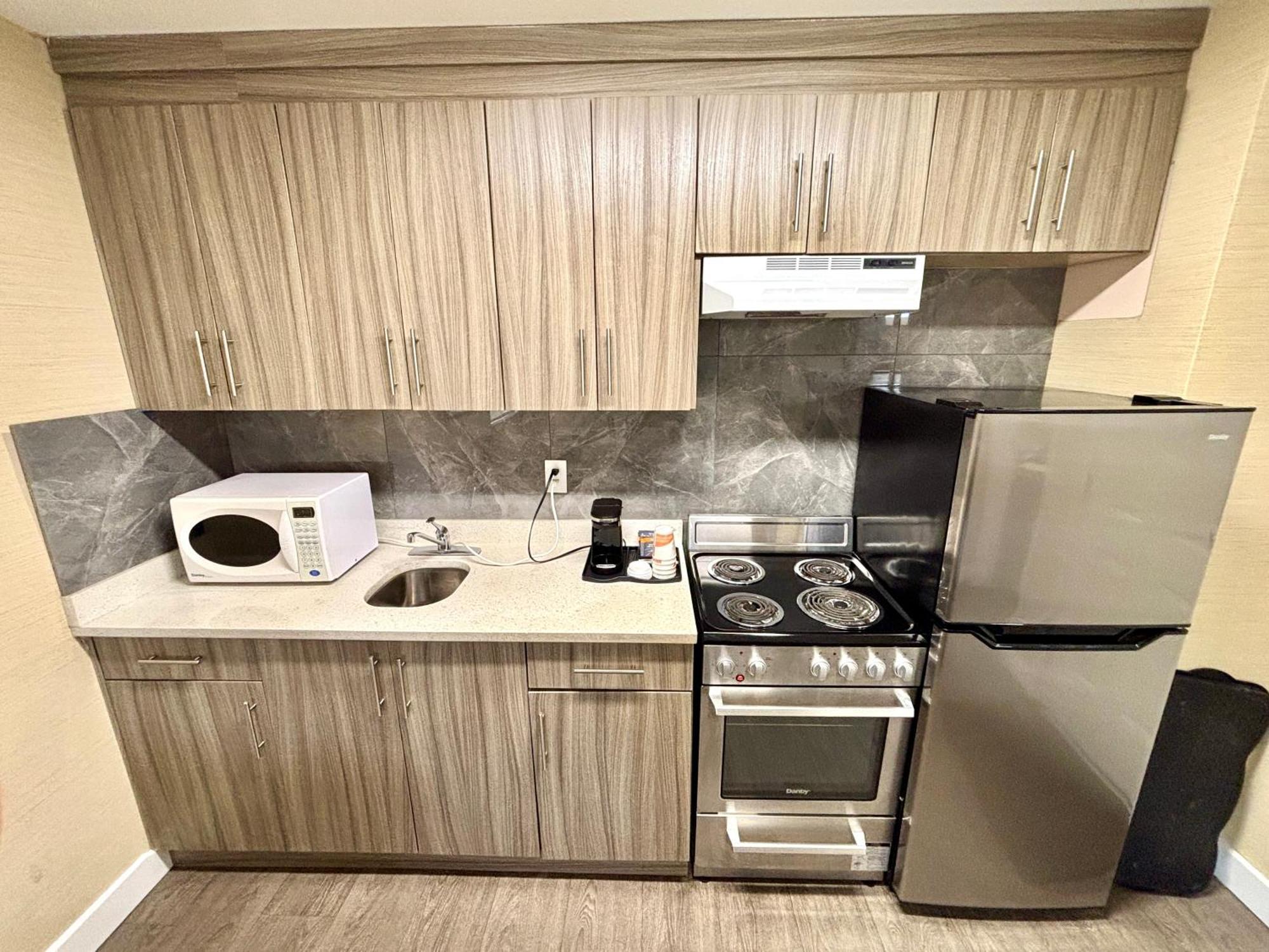 Rodeway Inn & Suites Κάμλουπς Εξωτερικό φωτογραφία