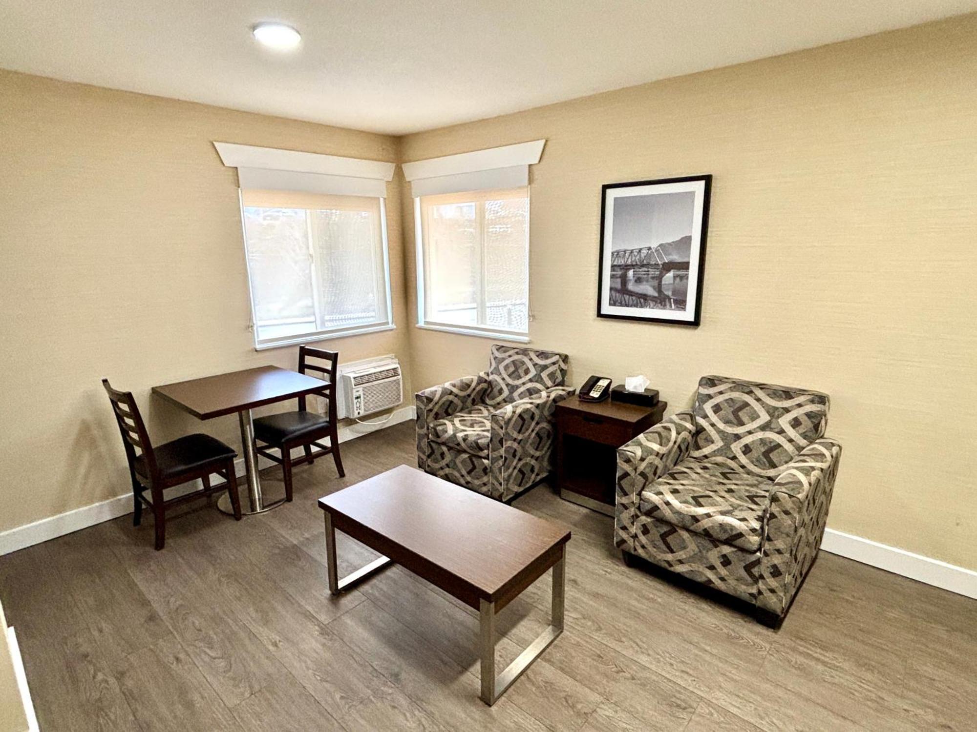 Rodeway Inn & Suites Κάμλουπς Εξωτερικό φωτογραφία