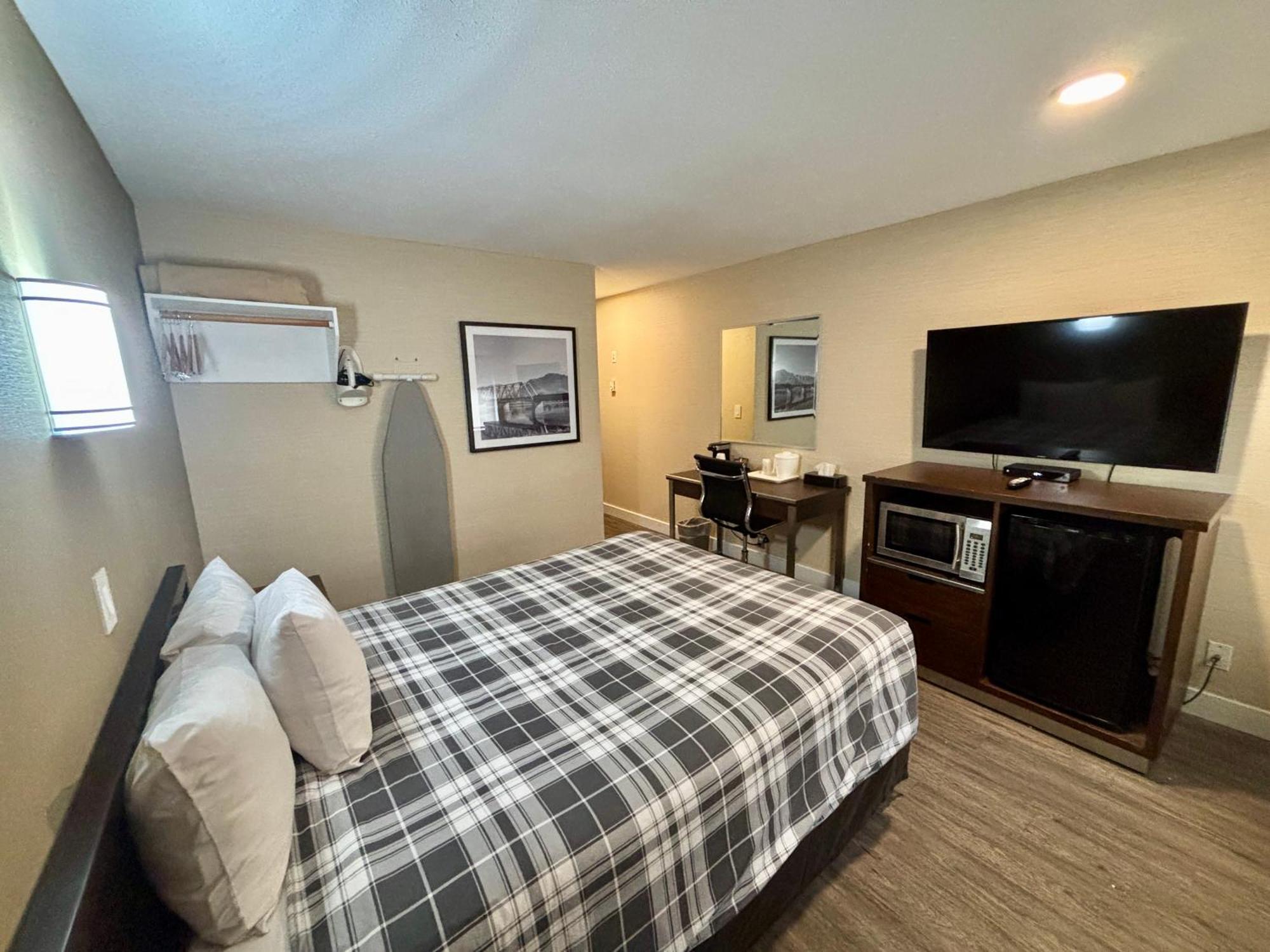Rodeway Inn & Suites Κάμλουπς Εξωτερικό φωτογραφία