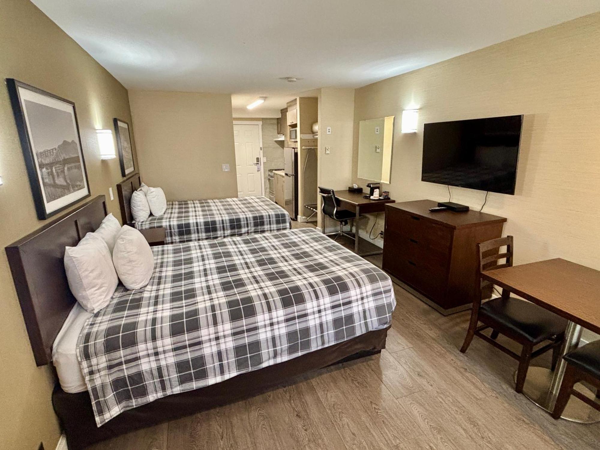 Rodeway Inn & Suites Κάμλουπς Εξωτερικό φωτογραφία