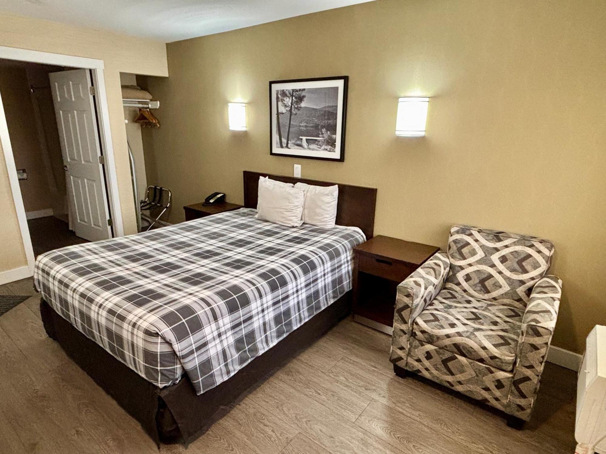 Rodeway Inn & Suites Κάμλουπς Εξωτερικό φωτογραφία
