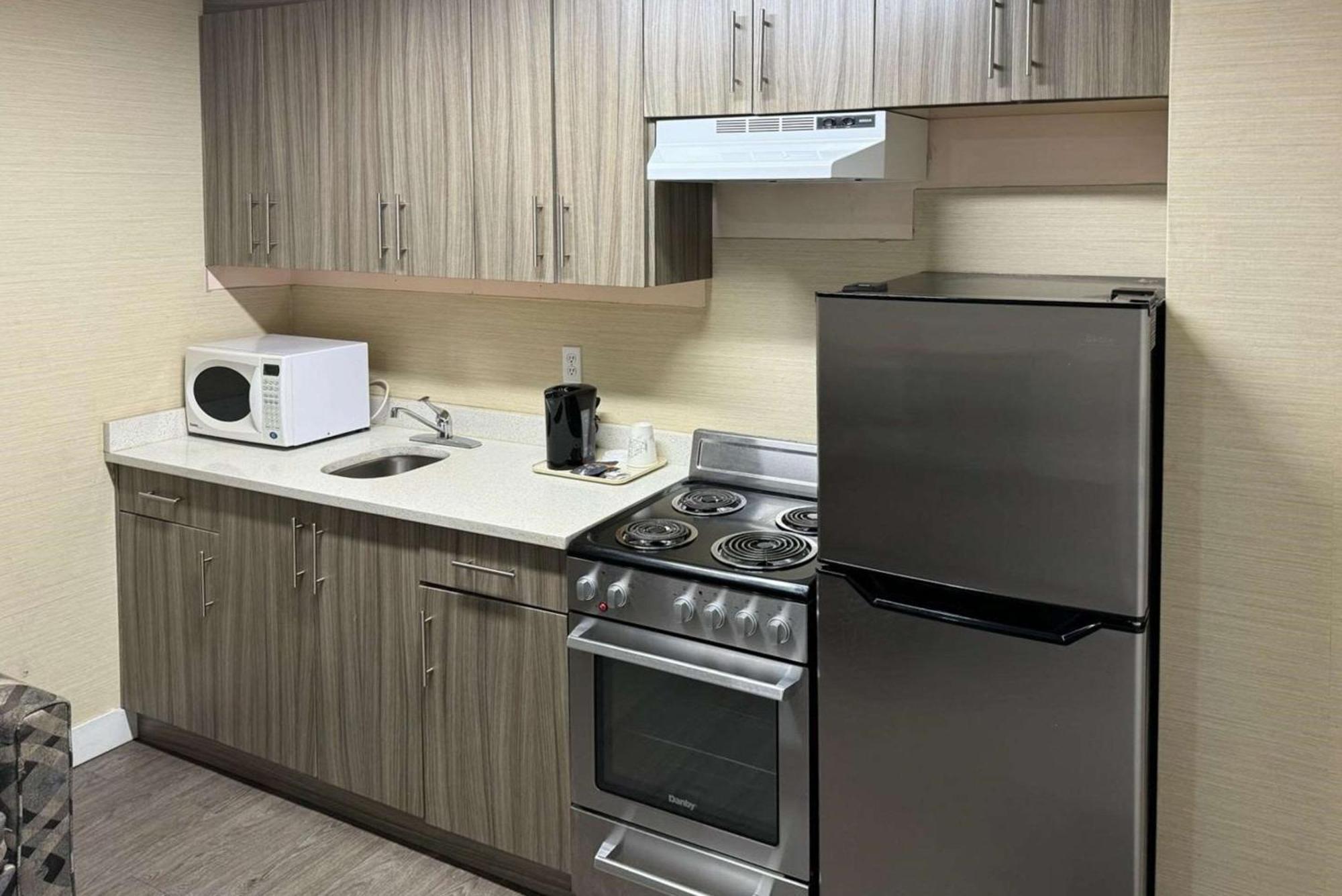 Rodeway Inn & Suites Κάμλουπς Εξωτερικό φωτογραφία