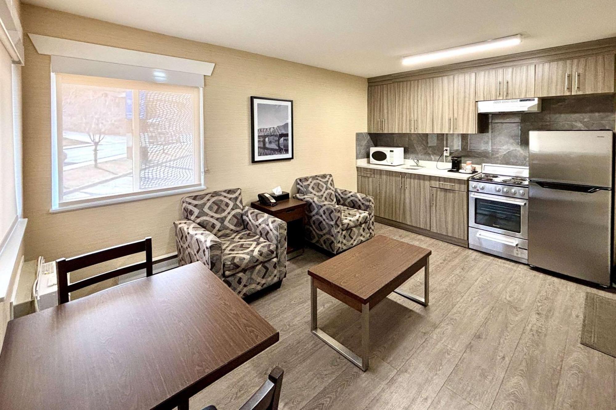 Rodeway Inn & Suites Κάμλουπς Εξωτερικό φωτογραφία